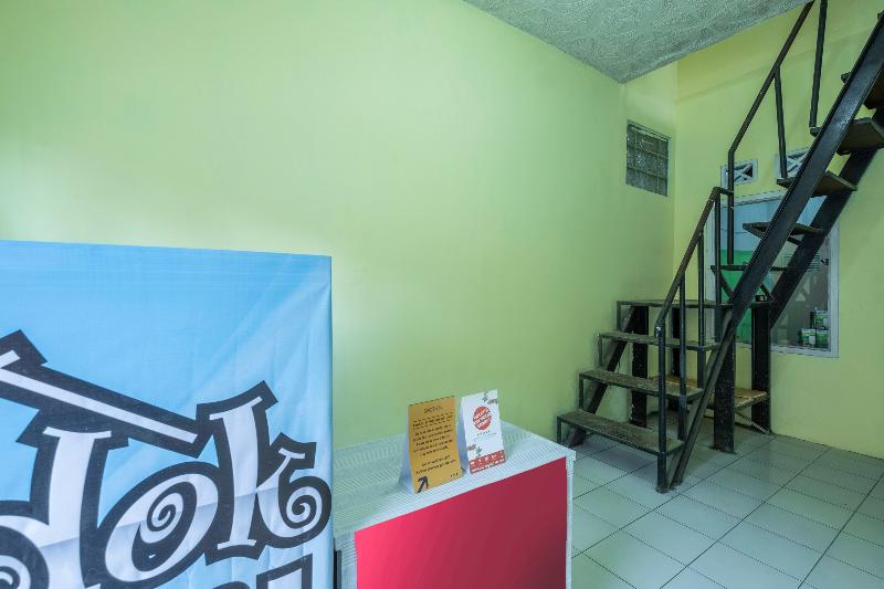 SPOT ON 2384 Pondok Nabil - Lobi