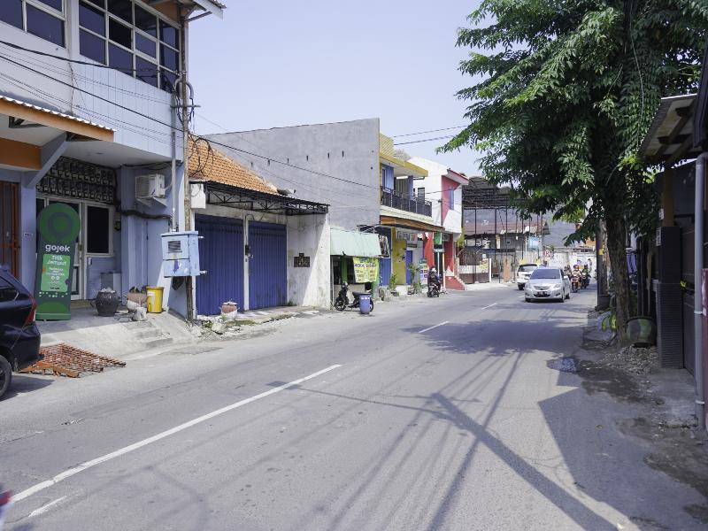Oyo 2902 Graha 18 - Genel