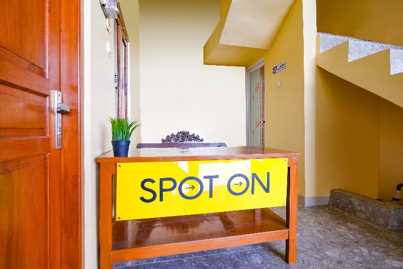 Spot On 2790 Bintang Selatan Guest House - Lobi