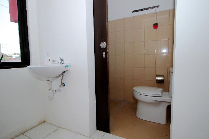 Super OYO 1678 Jati Exclusive Homestay - Oda