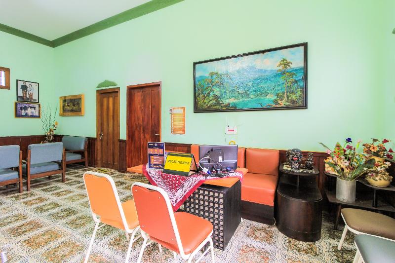 Spot On 2490 Griya Kencana Homestay - Lobi
