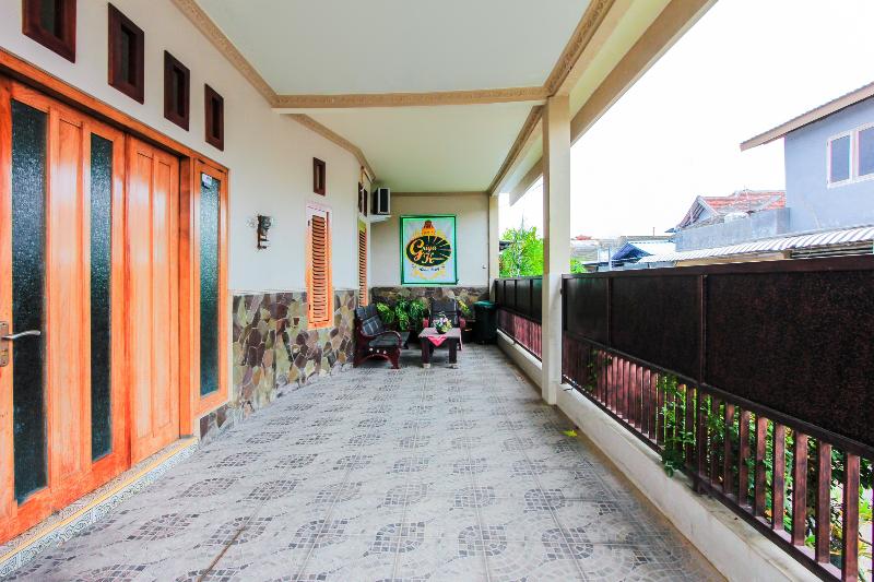 Spot On 2490 Griya Kencana Homestay - Lobi