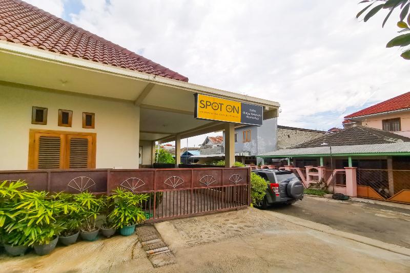 Spot On 2490 Griya Kencana Homestay - Genel