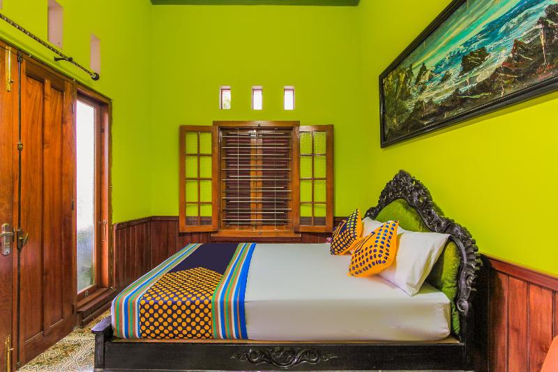 Spot On 2490 Griya Kencana Homestay - Oda