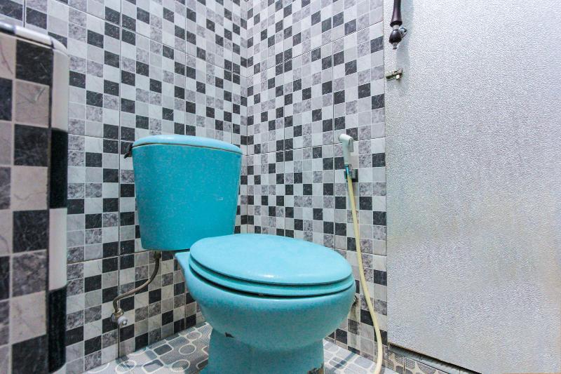 Spot On 2490 Griya Kencana Homestay - Oda
