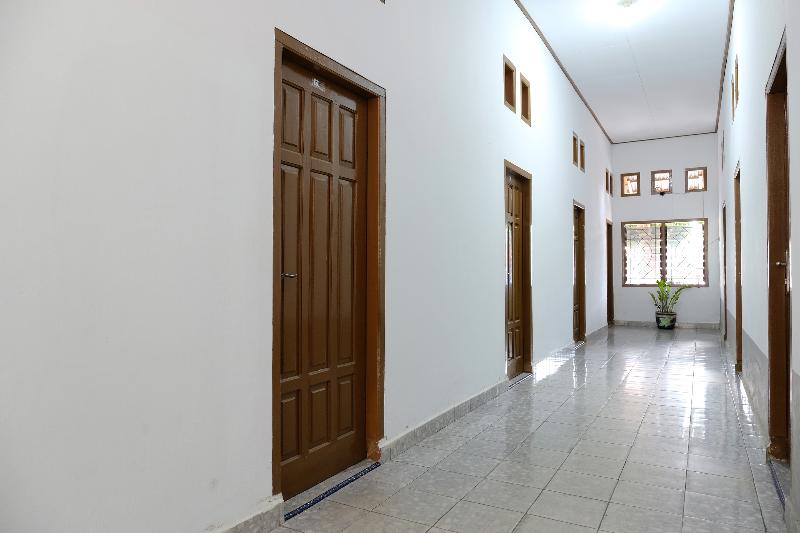 Spot On 2766 Kezia Kost - Lobi