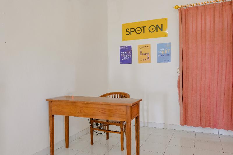 Spot On 2668 Pakis Residence - Lobi