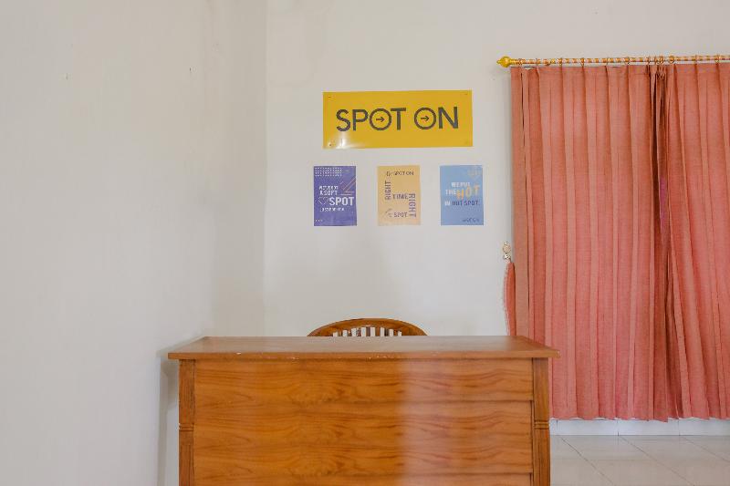 Spot On 2668 Pakis Residence - Lobi