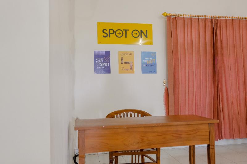 Spot On 2668 Pakis Residence - Lobi