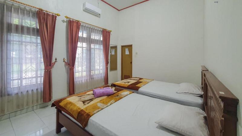 Spot On 2668 Pakis Residence - Oda