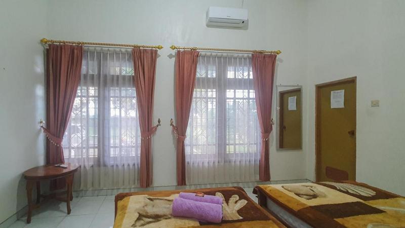 Spot On 2668 Pakis Residence - Oda