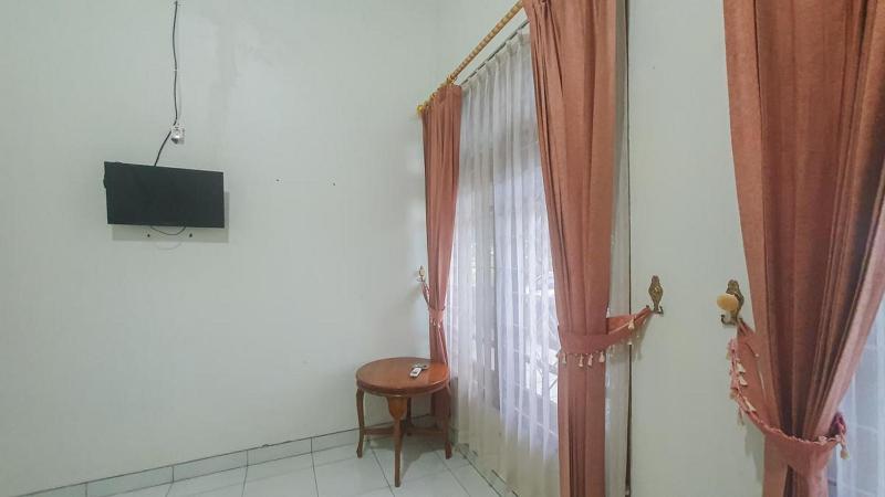 Spot On 2668 Pakis Residence - Oda