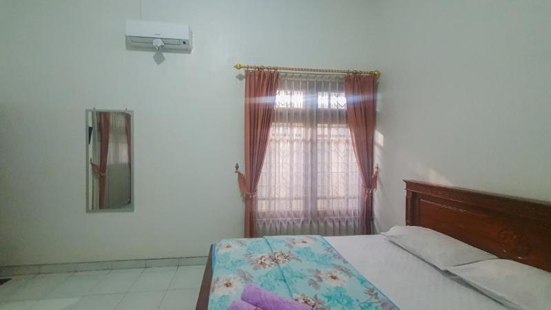 Spot On 2668 Pakis Residence - Oda