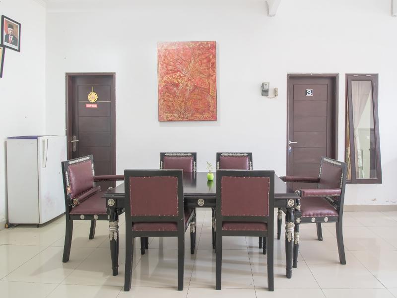 2836 Sekar Sari Residence - Lobi
