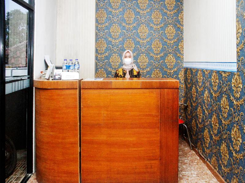 Spot On 2353 Wisma Executive Demang - Lobi