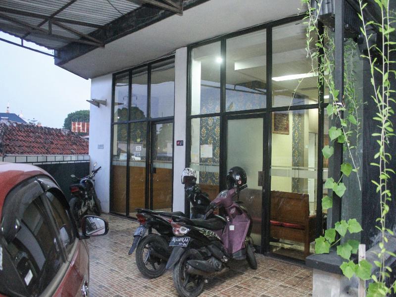 Spot On 2353 Wisma Executive Demang - Genel