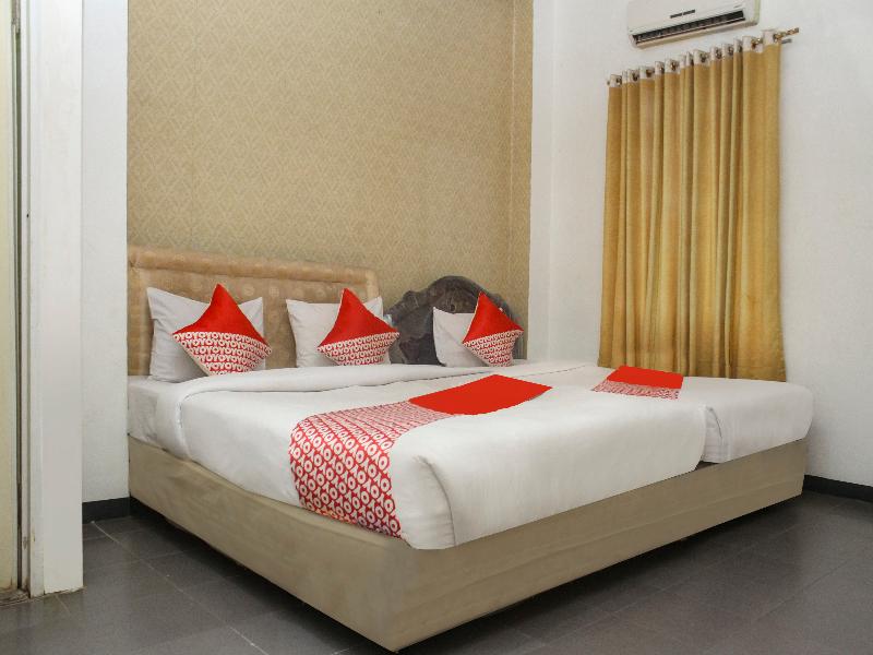Spot On 2353 Wisma Executive Demang - Oda