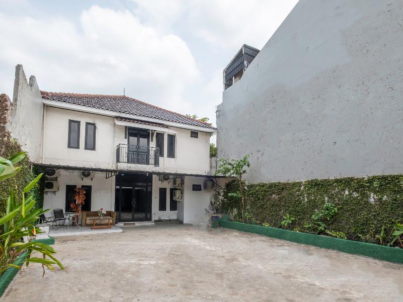 Oyo 2391 Baladewa Residence Syariah - Lobi