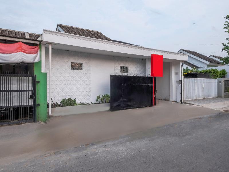 Oyo 2391 Baladewa Residence Syariah - Genel
