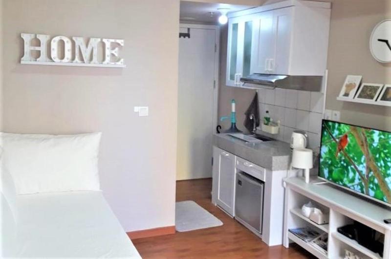 Springlake Apartment Summarecon by Veeroom by Zuzu - Oda