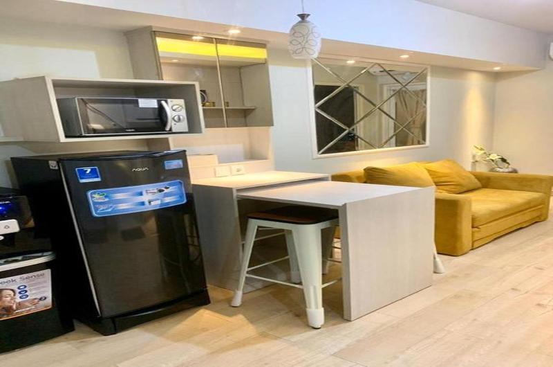 Springlake Apartment Summarecon by Veeroom by Zuzu - Oda