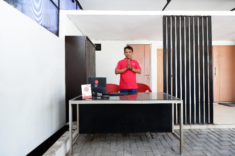 Oyo 1565 Palebon Residence - Lobi