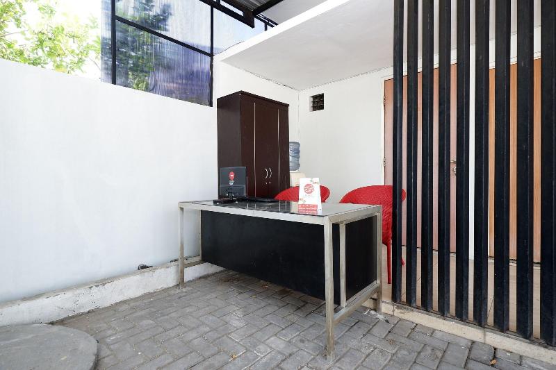 Oyo 1565 Palebon Residence - Lobi