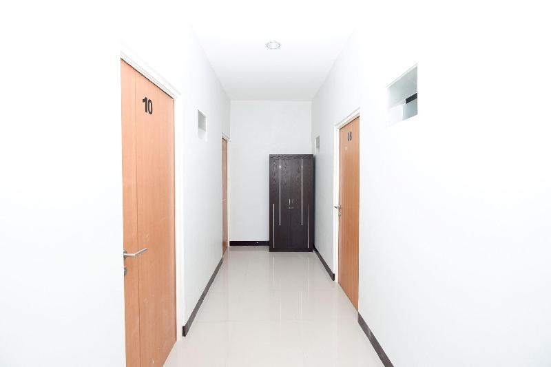 Oyo 1565 Palebon Residence - Lobi