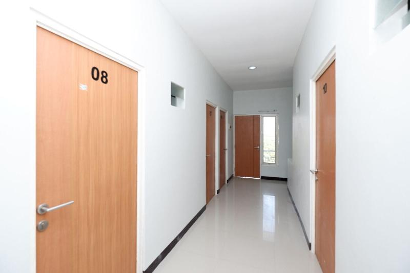 Oyo 1565 Palebon Residence - Lobi