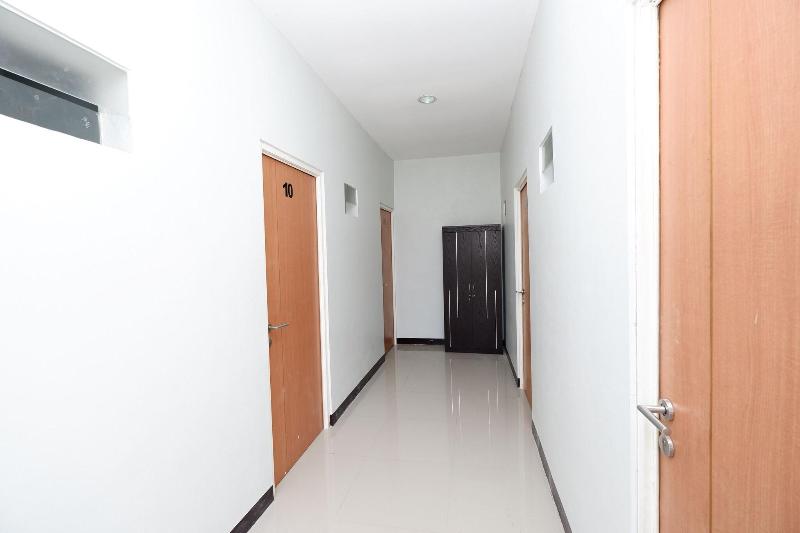 Oyo 1565 Palebon Residence - Lobi