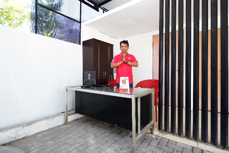 Oyo 1565 Palebon Residence - Lobi
