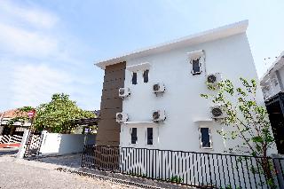 Oyo 1565 Palebon Residence otel fotoğrafı