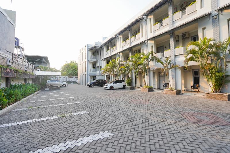 Super OYO 2075 Graha Marina - Lobi