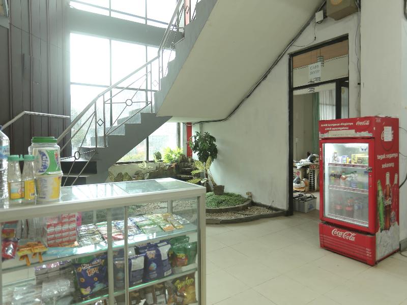 2057 Hotel Kharisma - Lobi