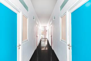 Super OYO 2223 J&b Room Utan Kayu fotoÄŸrafÄ±
