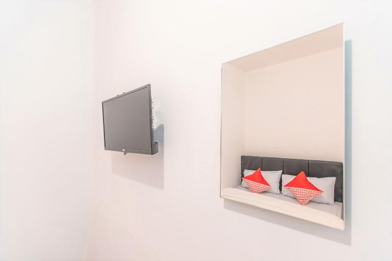 Super OYO 2223 J&b Room Utan Kayu - Oda