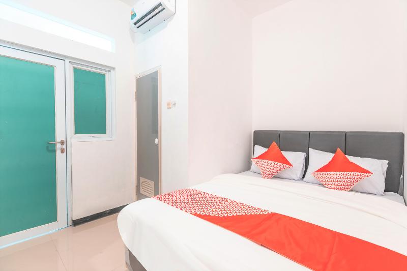 Super OYO 2223 J&b Room Utan Kayu - Oda
