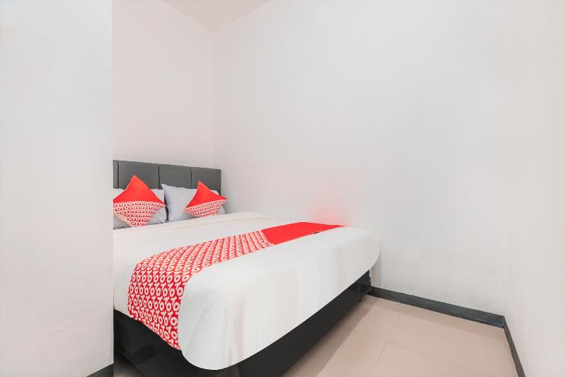 Super OYO 2223 J&b Room Utan Kayu - Oda