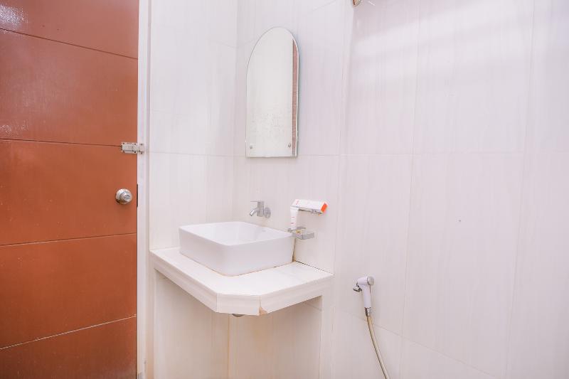 Super OYO Capital O 1630 Hotel Syariah Ring Road - Oda