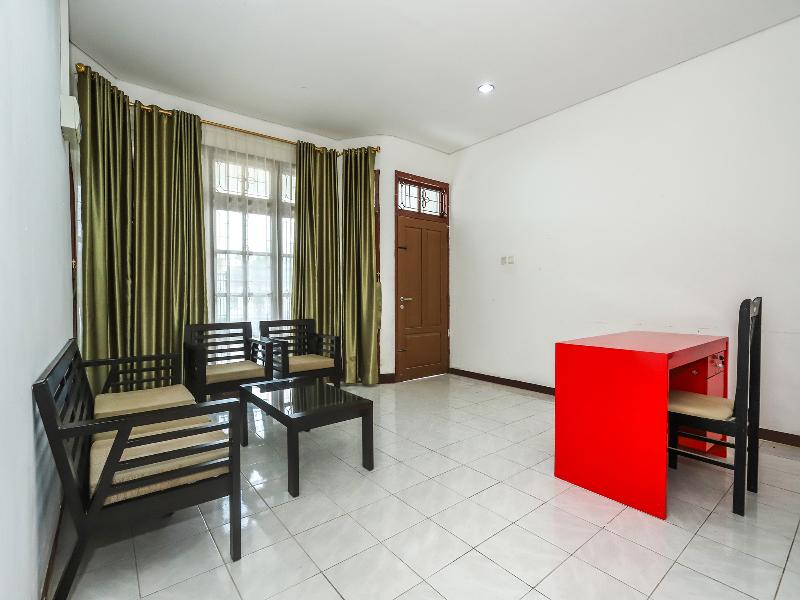 Super OYO 1582 Bungo Guest House - Lobi