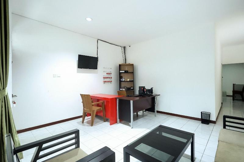 Super OYO 1582 Bungo Guest House - Lobi