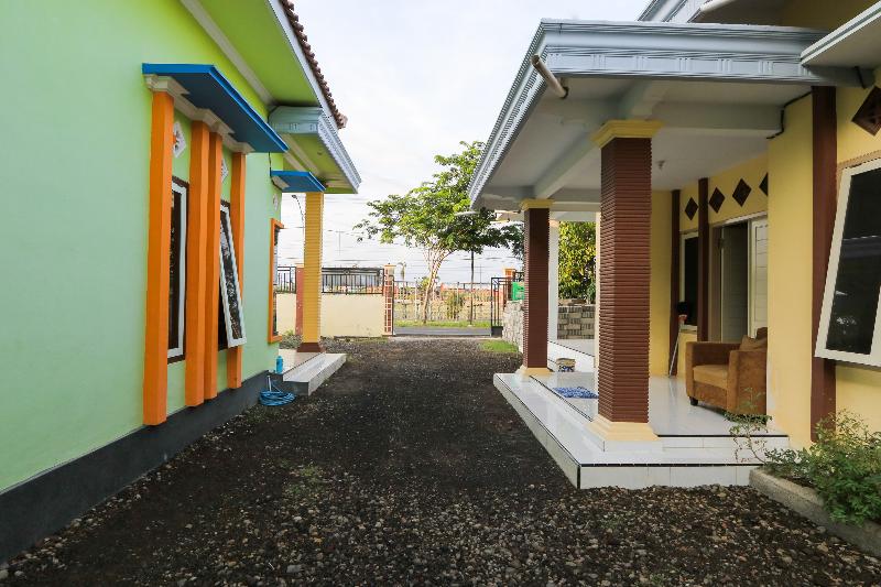 Spot On 2371 Islami Family Residence - Lobi