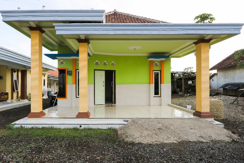 Spot On 2371 Islami Family Residence - Lobi