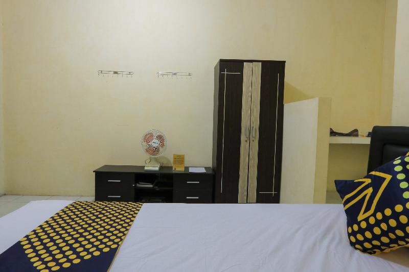 Spot On 2371 Islami Family Residence - Oda