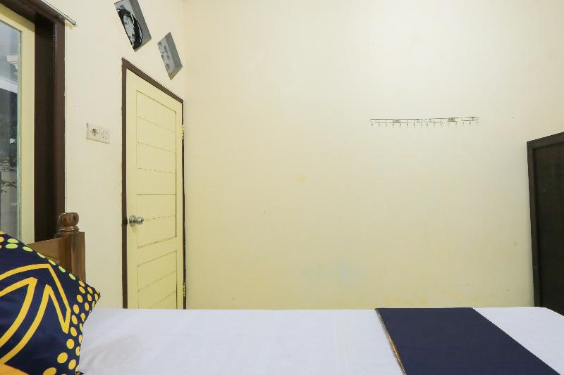 Spot On 2371 Islami Family Residence - Oda