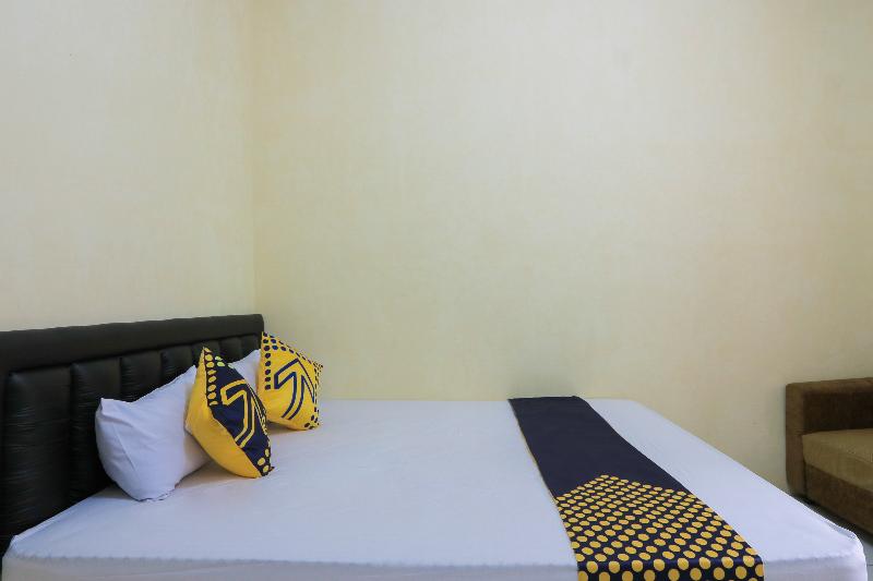 Spot On 2371 Islami Family Residence - Oda