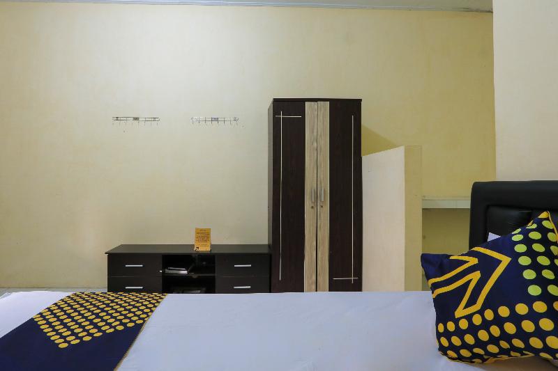 Spot On 2371 Islami Family Residence - Oda