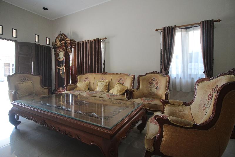 OYO 1547 Wisma Ray Syariah - Lobi