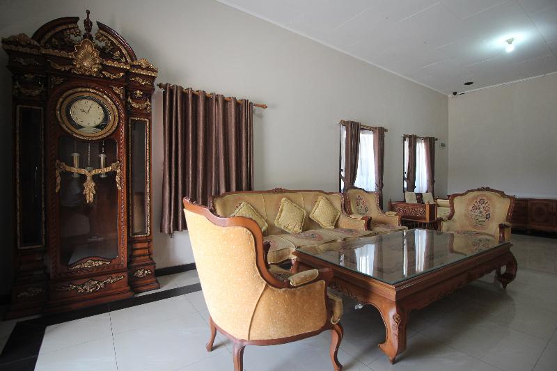 OYO 1547 Wisma Ray Syariah - Lobi