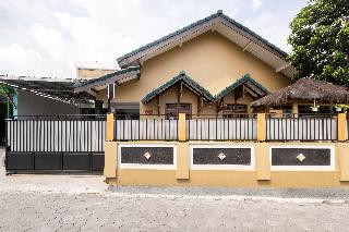 Oyo 2392 Kost Safira otel fotoğrafı